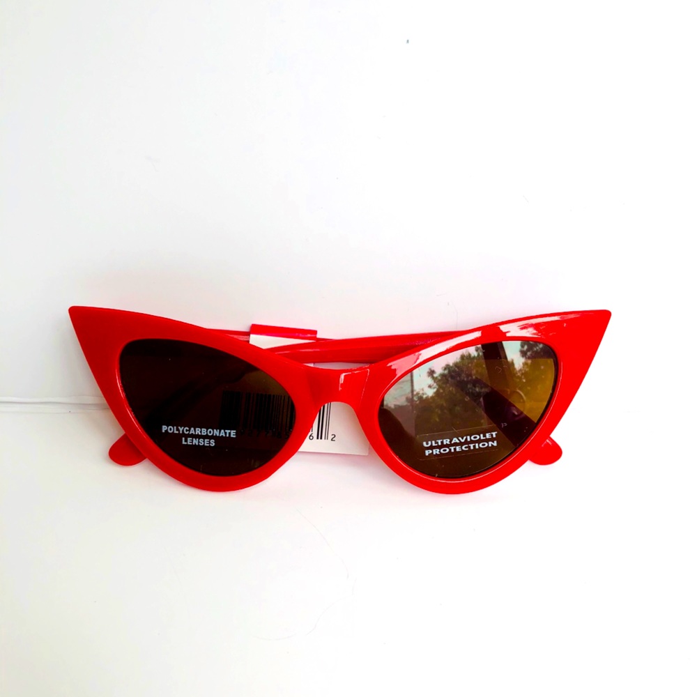 Retro cat eye sunglasses NWT